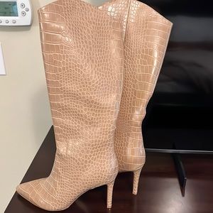 Nine West size 8 boots